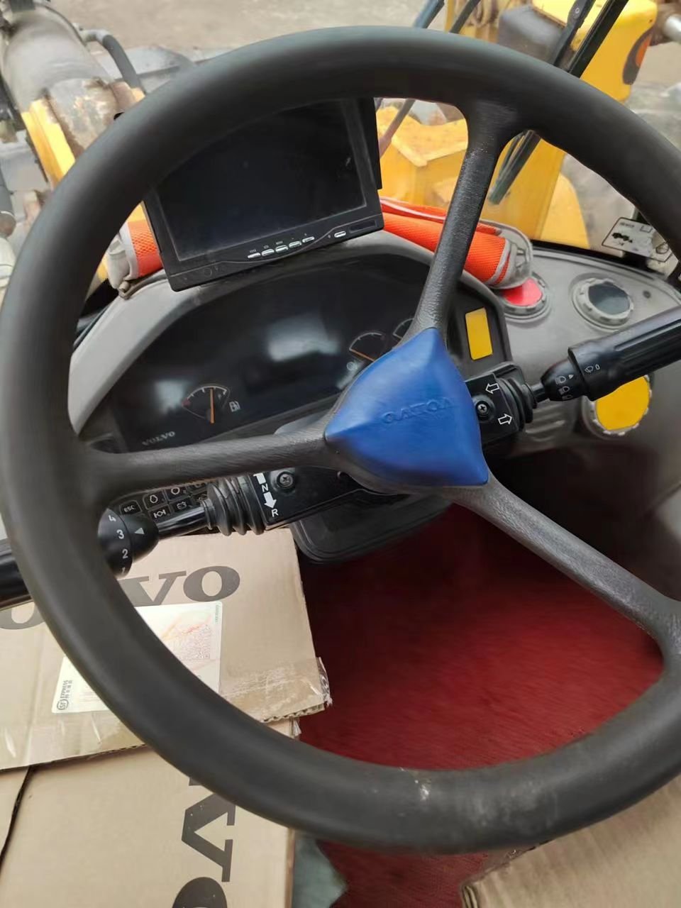 excellent condition volvo 5ton wheel loader L105 for sale in shanghai