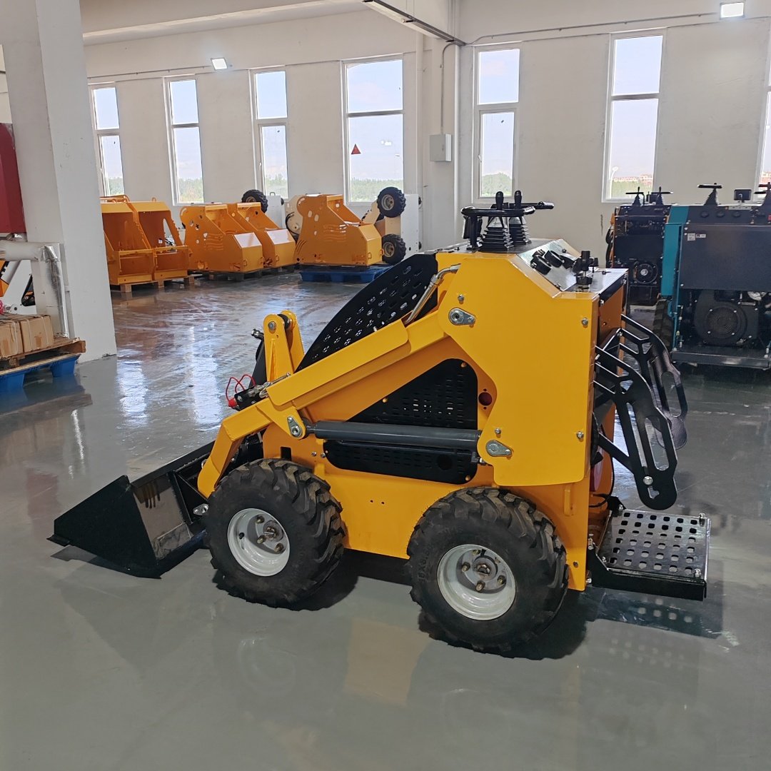 Cheapest EPA EURO5 skid steer bucket 72 Mini Loader stand on skid steer with bucket