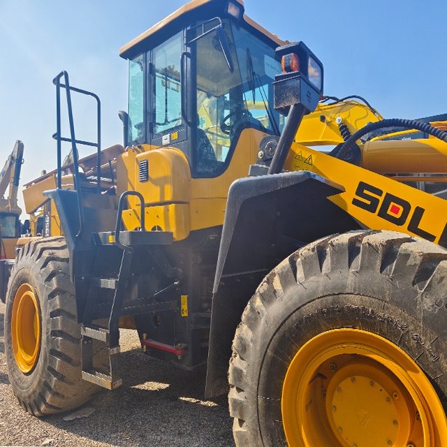 Almost new Used China-made SDLG 956 front end loader Lingong LG956L wheel loaders