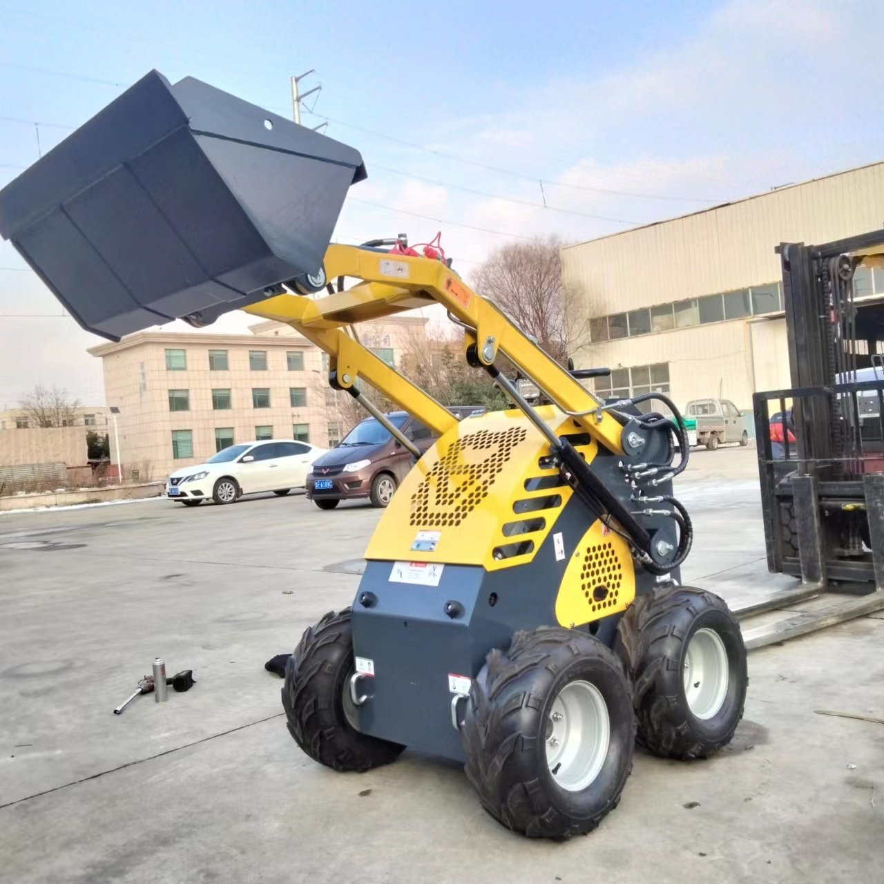 skid steering loader Attached Stone bucket Trencher Stump grinder Backhole Mower Snow sweeper Skid Steer