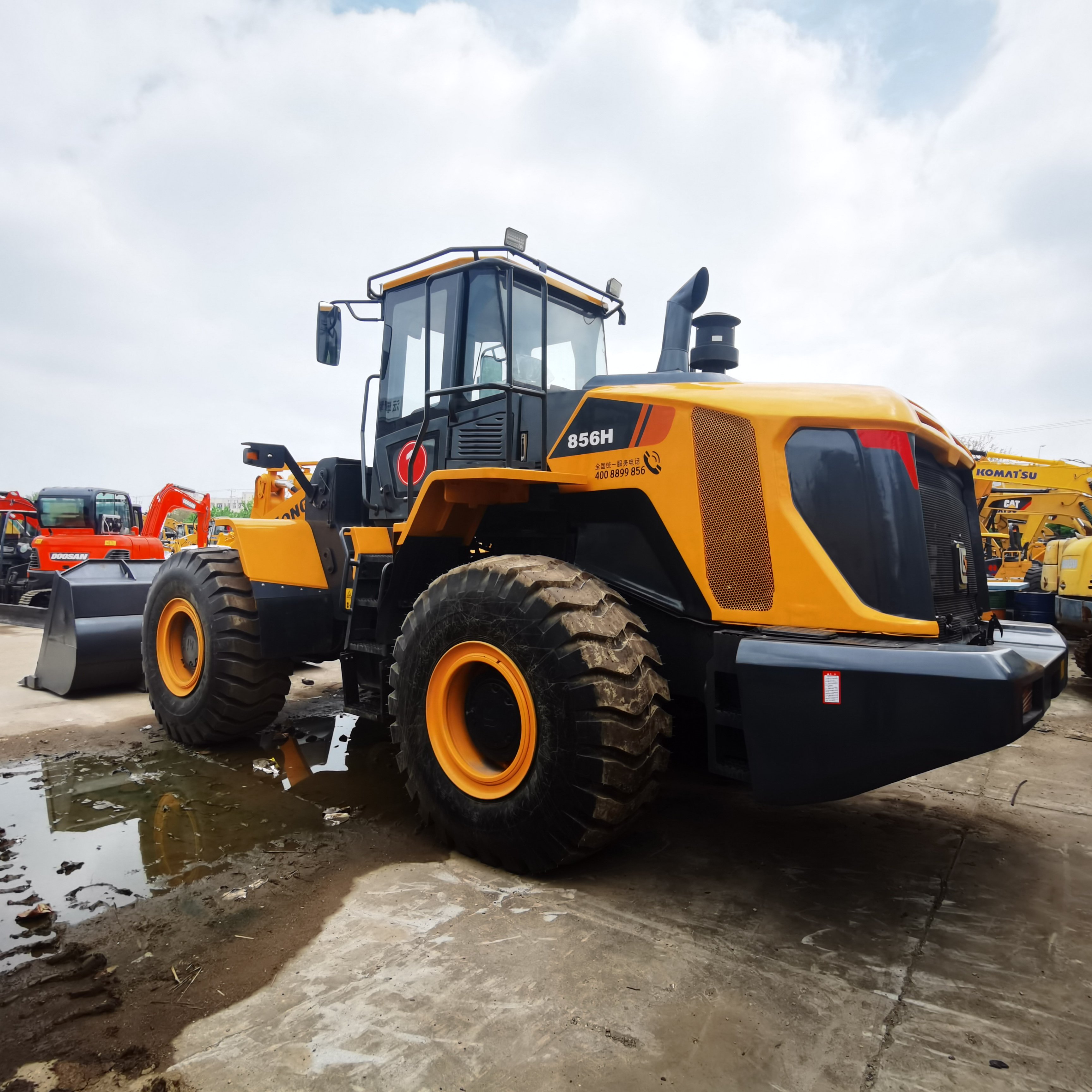 Liugong CLG856H 6 Ton Wheel Loader 165kw Weichai Engine Motor Provided Cummins Engine Yellow Multi Tractor with Front Loader
