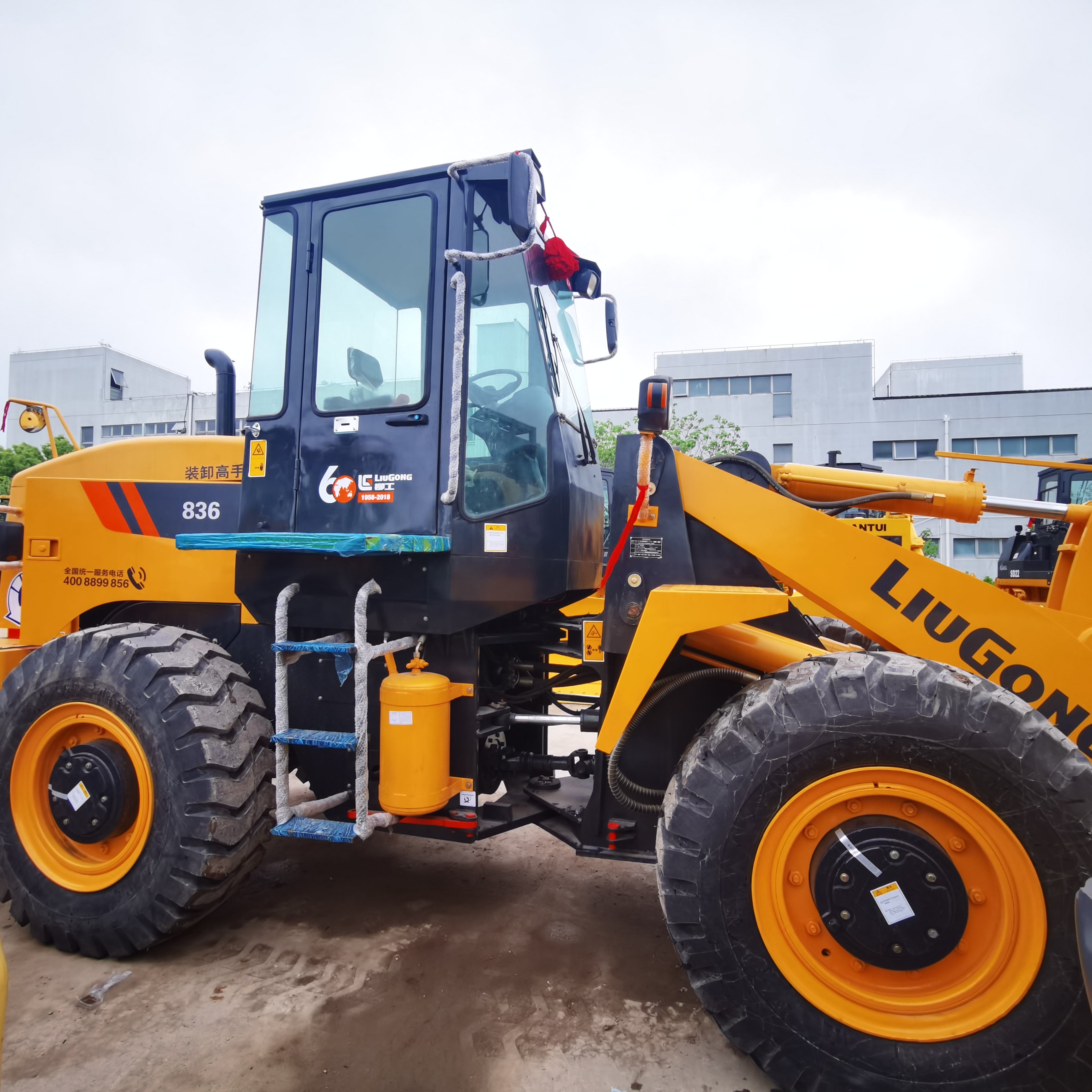 Hot Selling Used LiuGong CLG836 Wheel Loader from Japan 5 Ton Load Capacity with Weichai Engine Motor Gearbox Short Usage Time