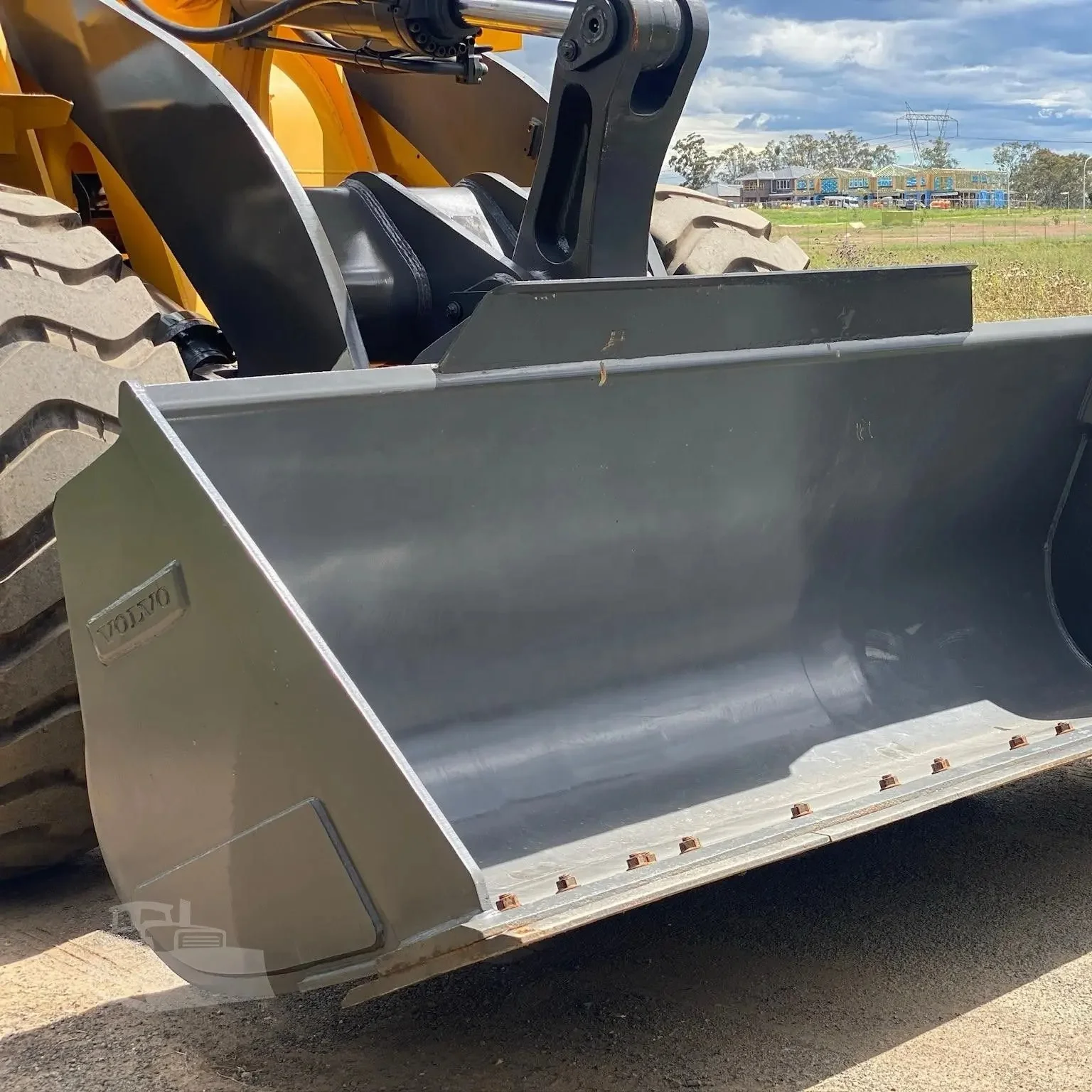 Volvo L105 Wheel Loader Factory Direct Sale Mini Loader 4 Ton Payload New Used Condition PLC Bearing Bucket 1 Year