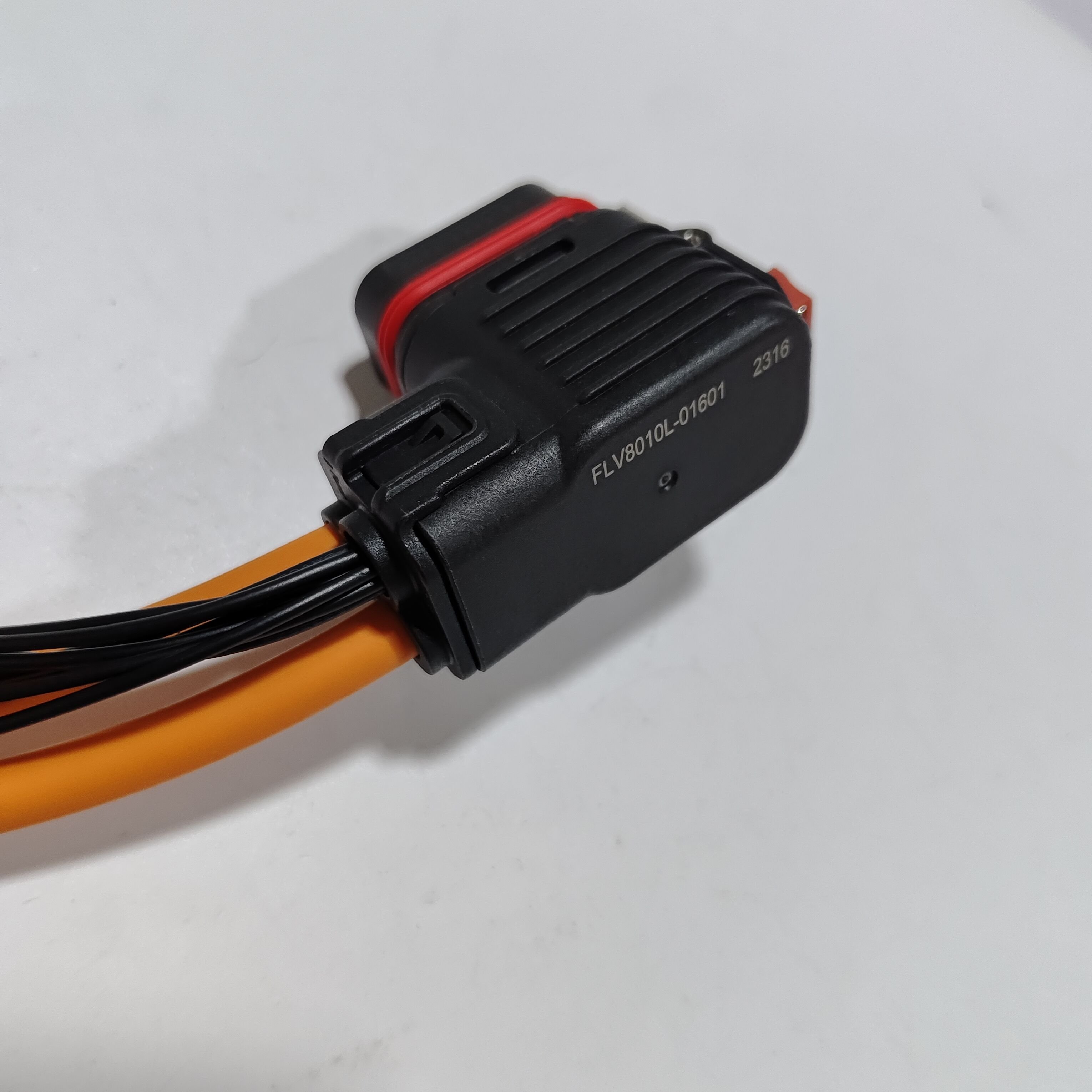 IP67 2+8 Hybrid battery Power and signal connectors for EV CAR
