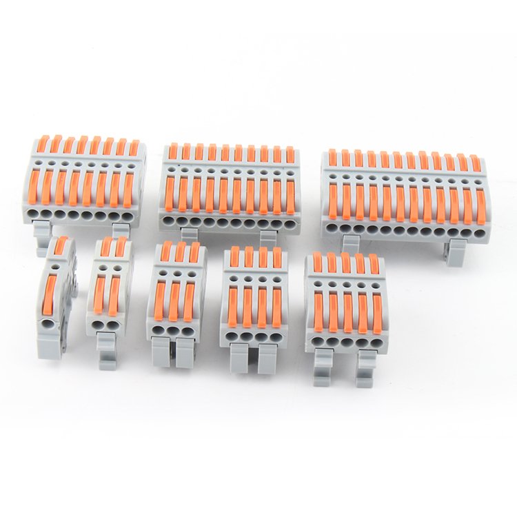 Quick connecte terminal of quick butt joint three-in and three-out wire connector with guide rail