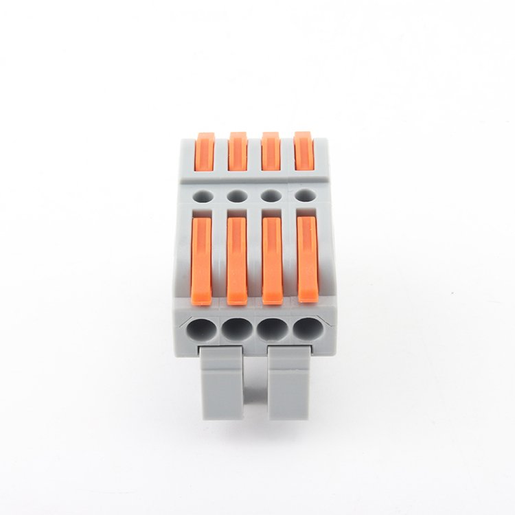 Quick connecte terminal of quick butt joint three-in and three-out wire connector with guide rail