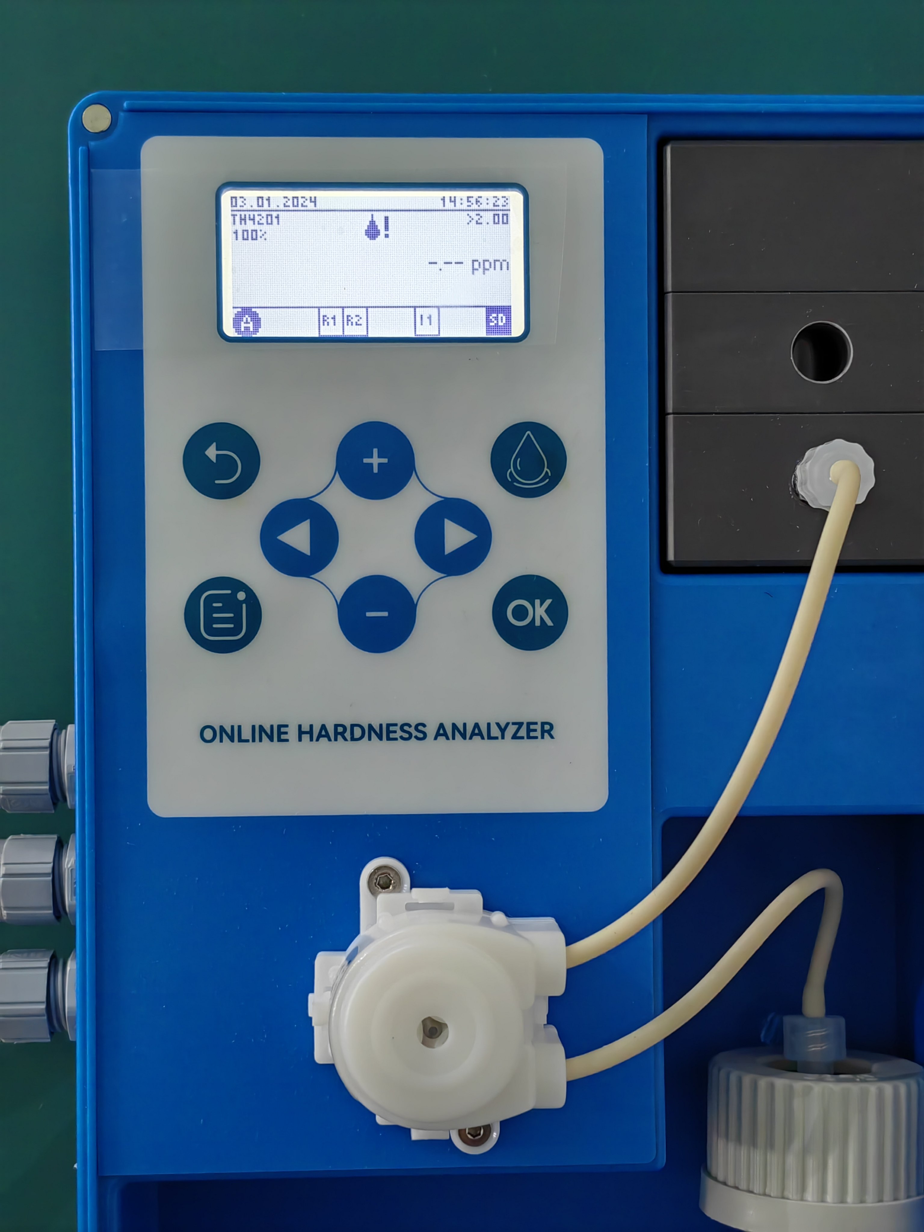 Online Industrial Total Water Hardness & Alkalinity Analyzer Customizable Plastic Total Hardness Meter