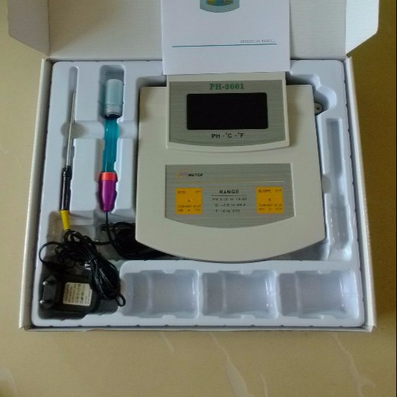 Bench-top digital PH Meter with temperature display