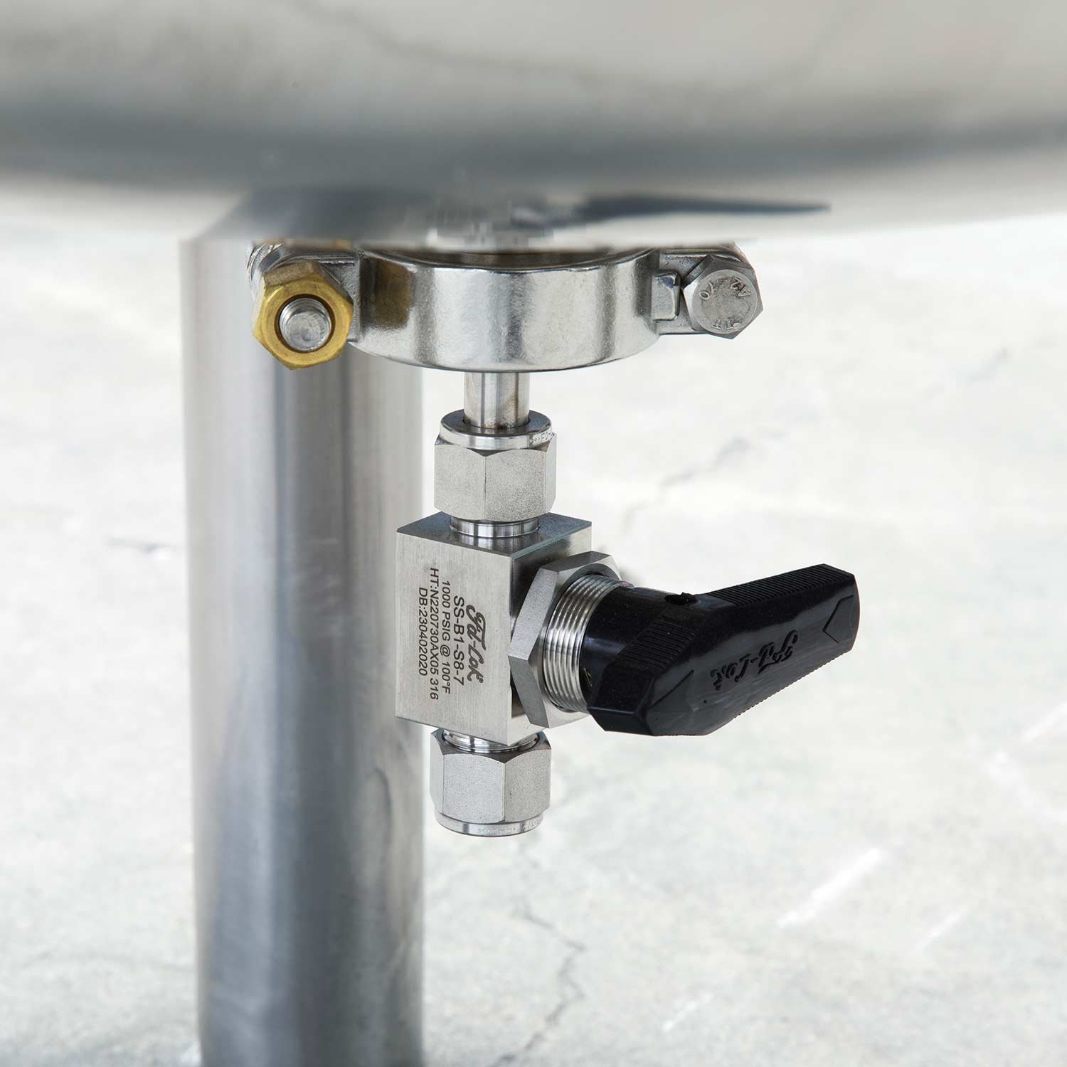 JHENTEN 100l Stainless Steel Single Wall Liquid Mixing Tank With Stirrer