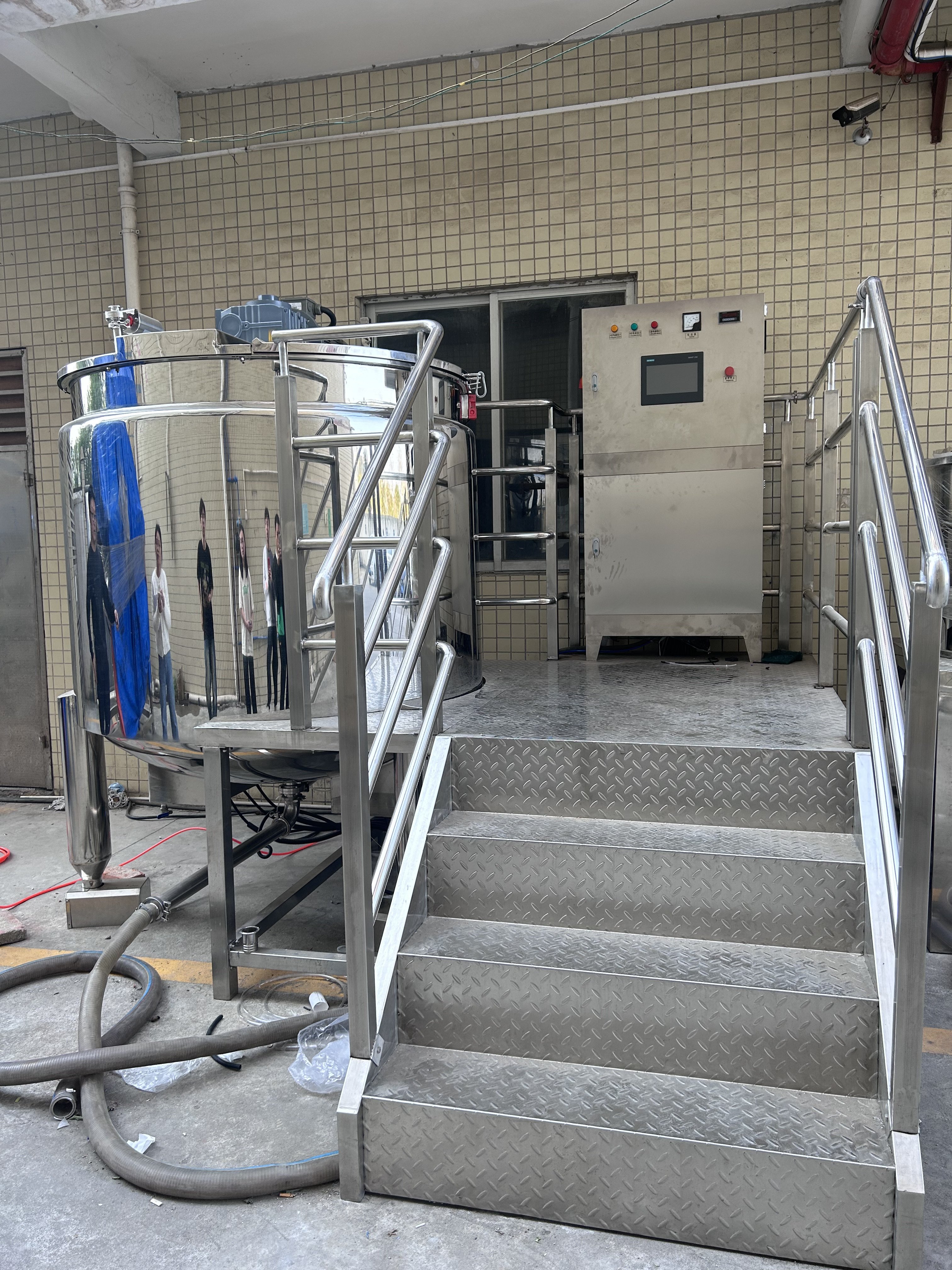 Liquid Hair Care Lubricant Oil Blender Mixing Machine Stirring Tank Daily Chemical Mixer Shampoo Making Machine