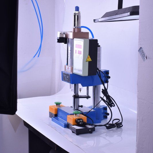Pneumatic press machine punching machine press 1500KG With controller
