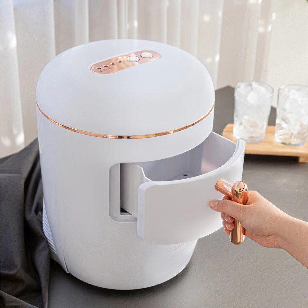 Countertop Ice Maker, 10 Bullet Ice Ready in 6-8 Mins Self-Cleaning Portable Quiet Ice Machine with Ice Scoop& Basket, White