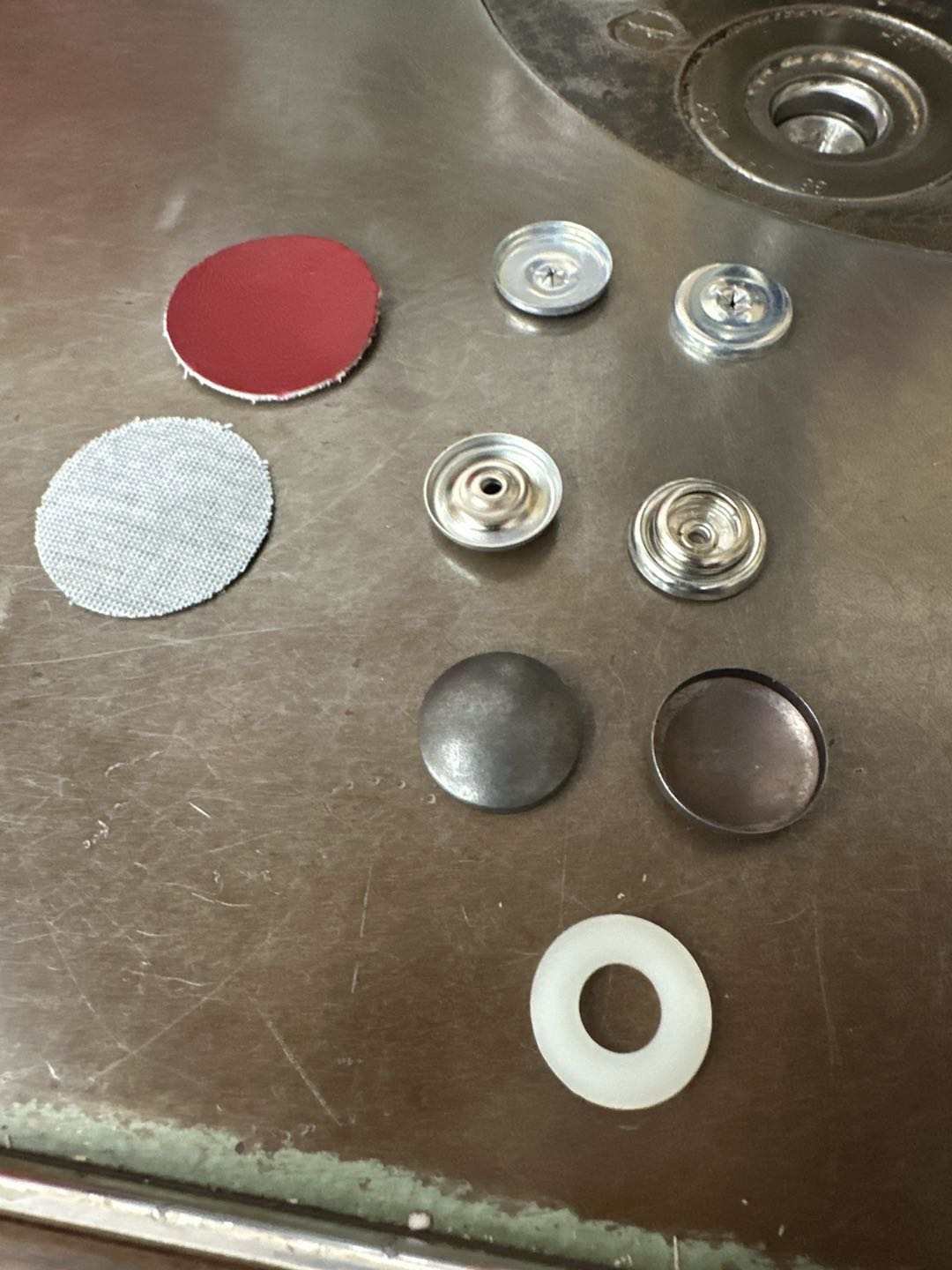 Automatic Metal Fabric Covered Cover Cloth Button Making Machine For Sale