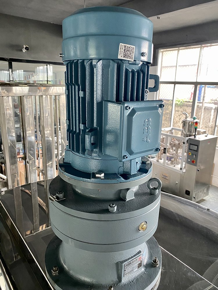 High Quality Automatic Detergent Liquid Soap Making Machine Industrial Blender Shampoo Liquid Soap Mixing Machine