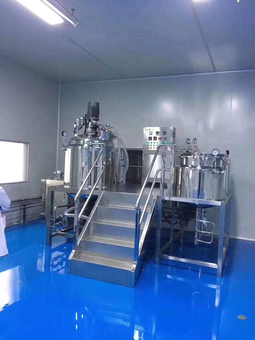 Hair Dye Color Mixer Conditioner Oil Processing Machine Vacuum Emulsifying Machine Serums Making Machine