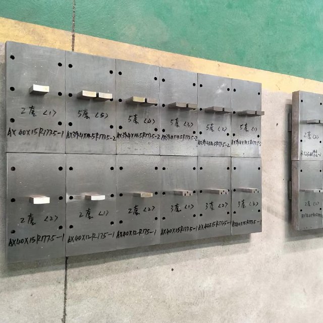 Automatic Cold Press Machine for Making Diamond Segments