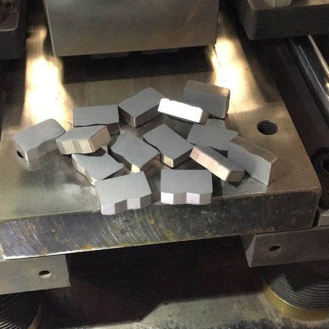 Automatic Cold Press Machine for Making Diamond Segments