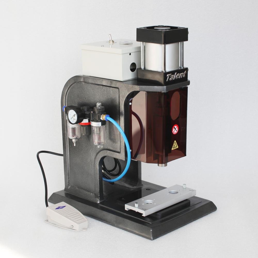 2015 High Quality Cheap Automatic Button Badge Making Machine