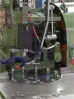 Jeans press buttons machine making machines