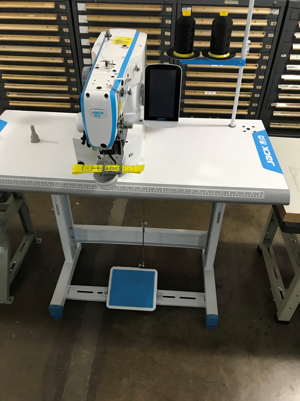 New Jack 1900GH Electronic Bartack Machine Sewing Thick Material Buttoning Machine High Speed With Computer Sewing Machine