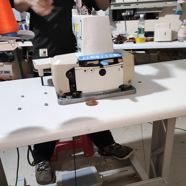 Juki MB-1377 button attaching button making industrial sewing machine second hand