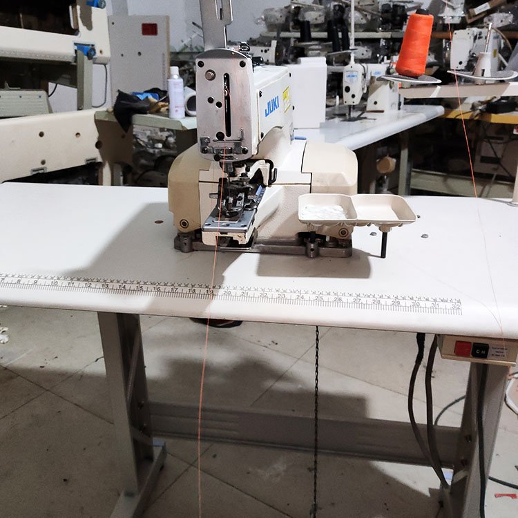 Juki MB-1377 button attaching button making industrial sewing machine second hand
