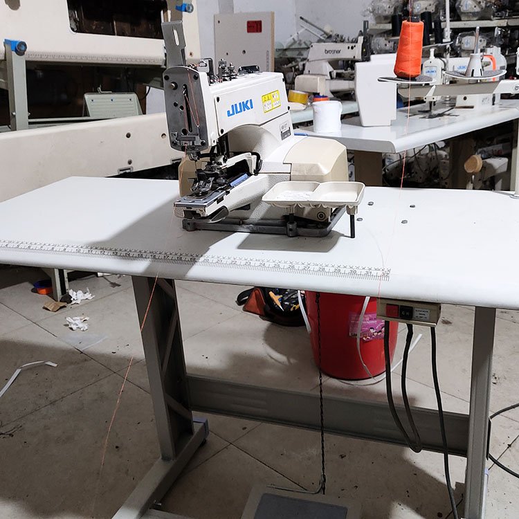 Juki MB-1377 button attaching button making industrial sewing machine second hand