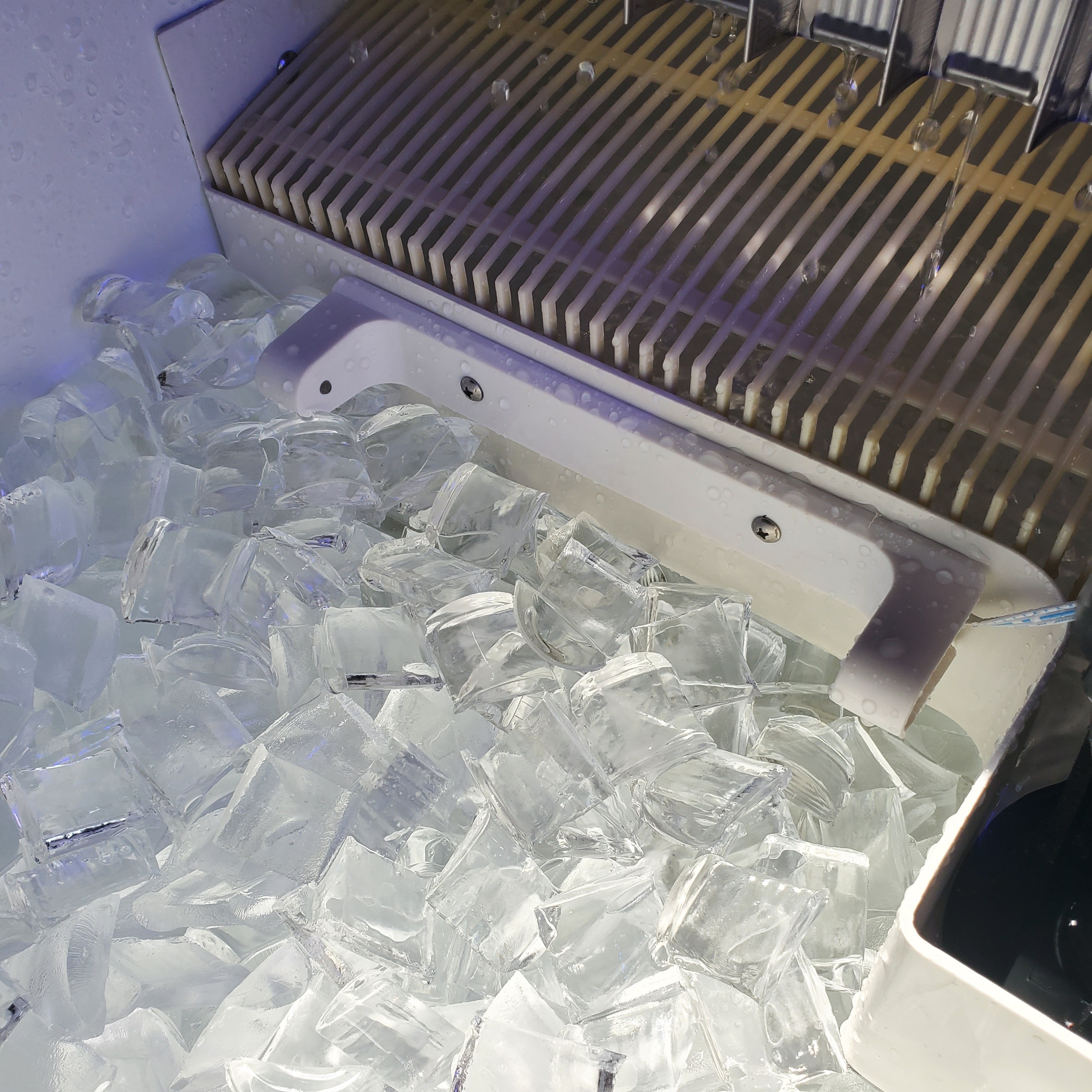 cheap price 180kg Per Day Crescent Ice Cubes making maker Machine for Sale