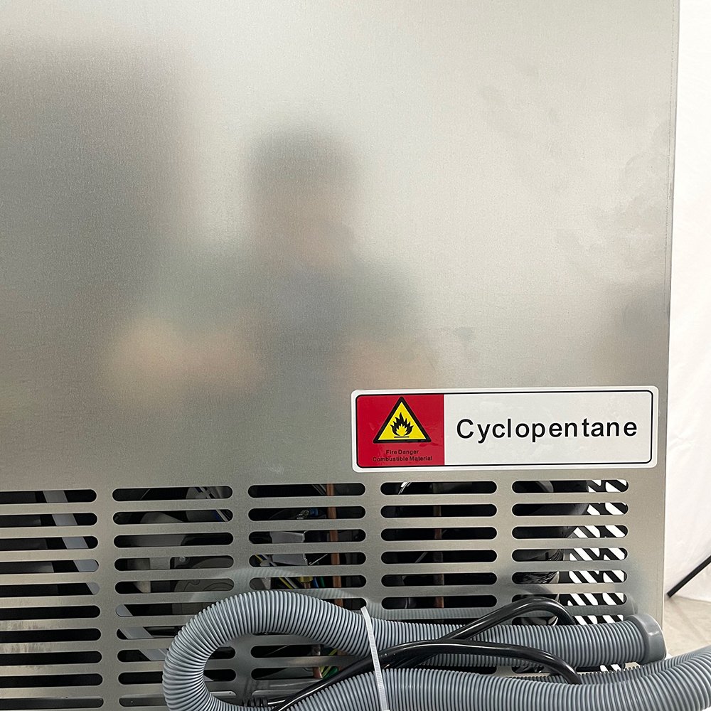 High-efficiency Small Commercial Ice Maker for Various Business Needs