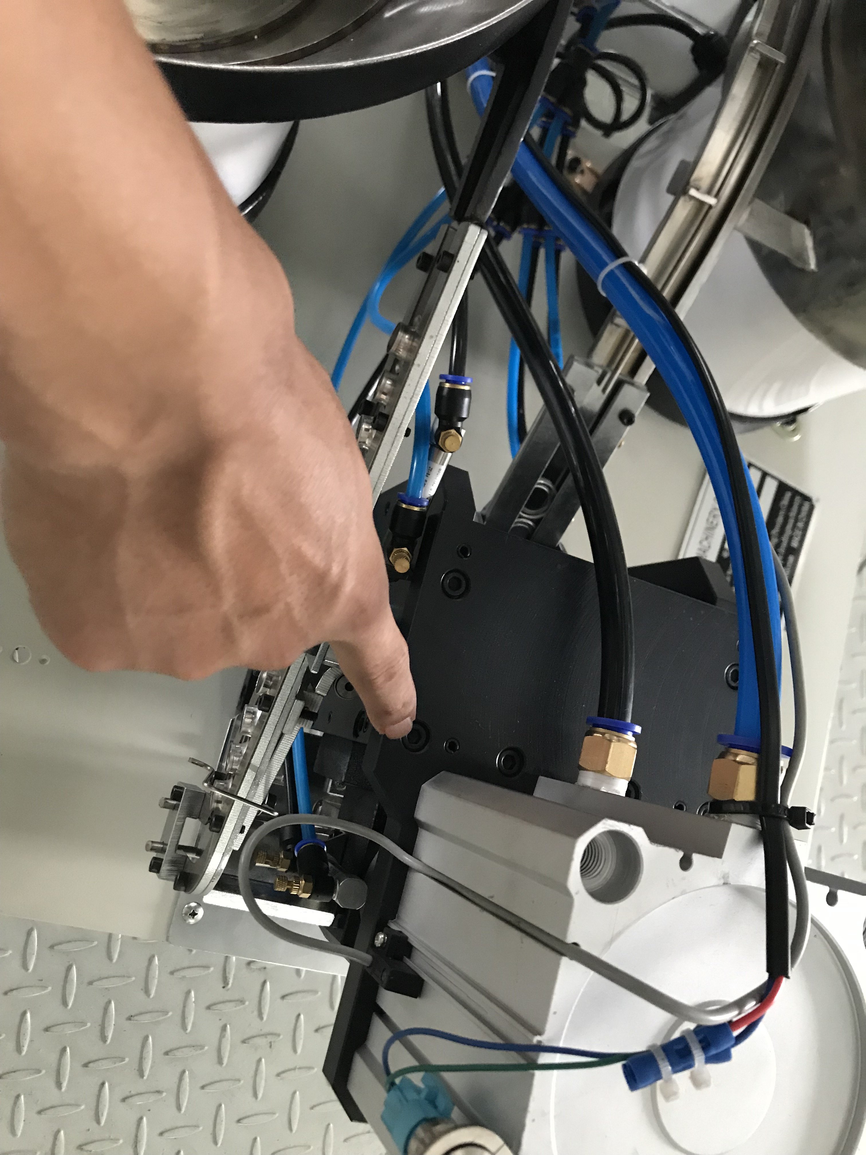 Eyelet Button Hole Machine