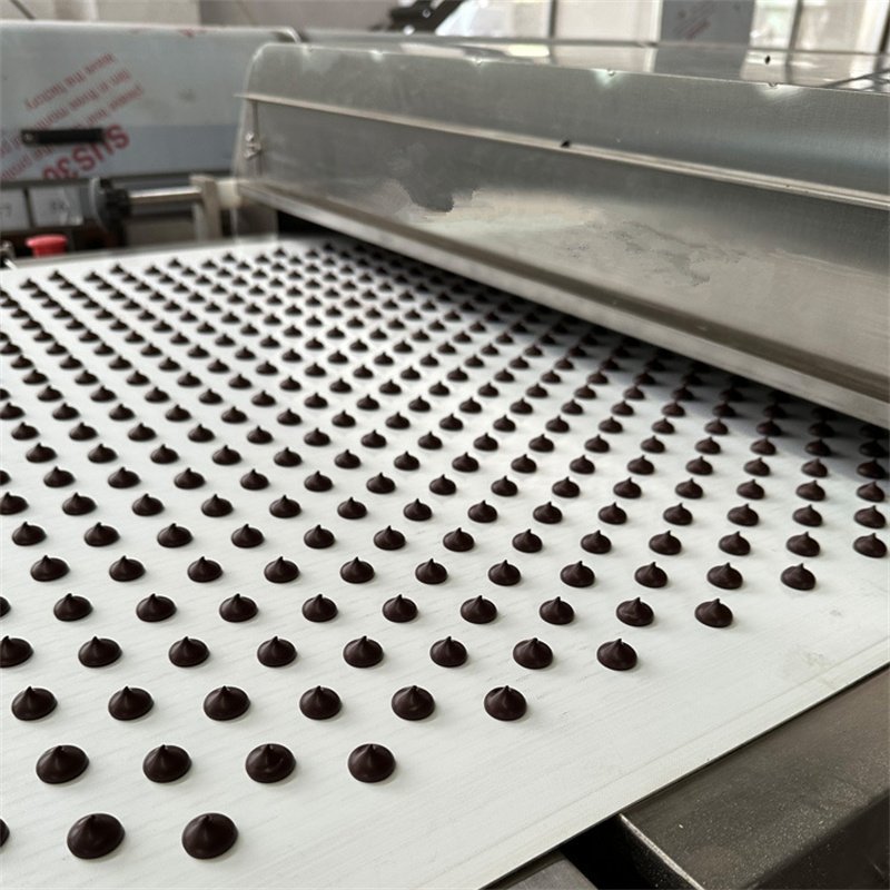 High Quality Full-automatic Chocolate Drip Machine Chocolate Chip Depositing Machine