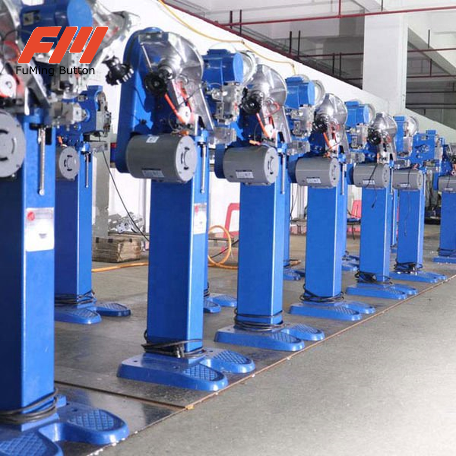 FM-400 fully automatic snap button attaching machine with safety equipment