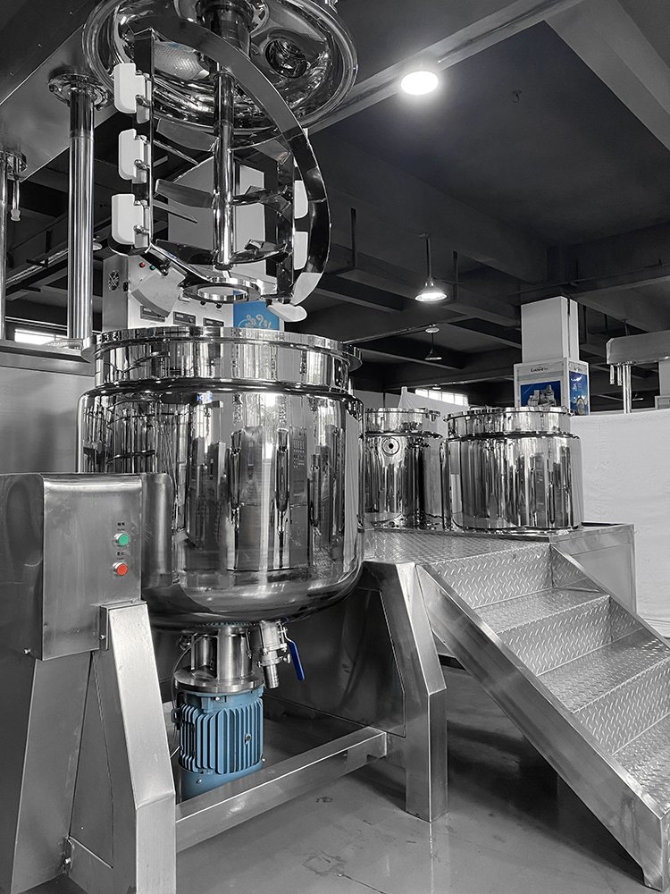Factory Shampoo Homogenizing Emulsifying Mixing Tank Cosmetics Facial Body Cream Ointment Lotion Vacuum Emulsifier Mixer Machine