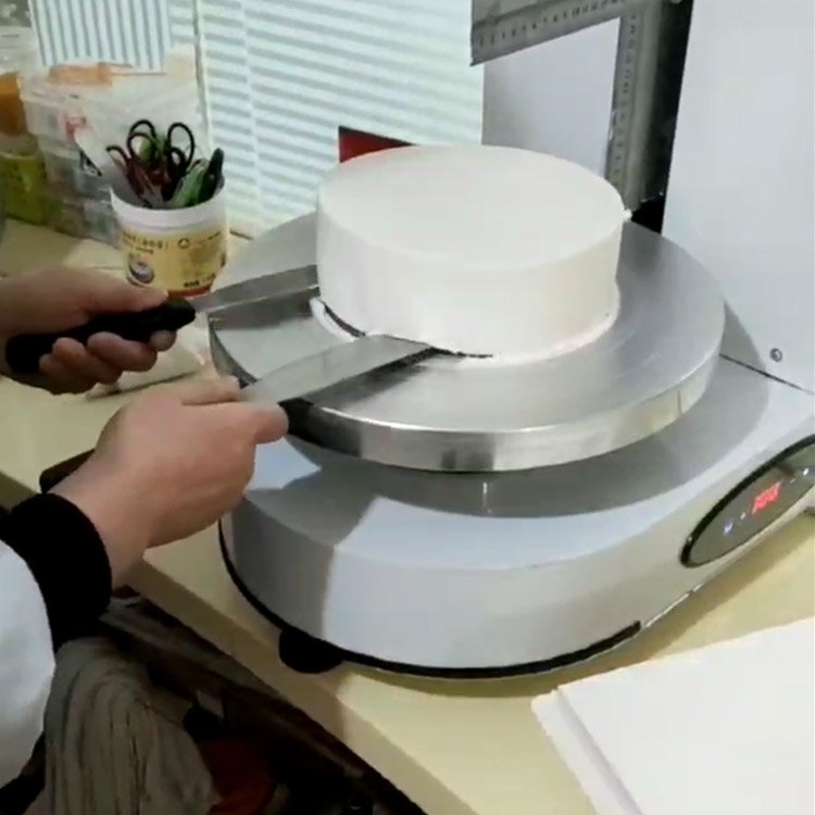 Commercial automatic cream cake coating smoothing icing smoother machine cake frosting decorating making cake icing machine