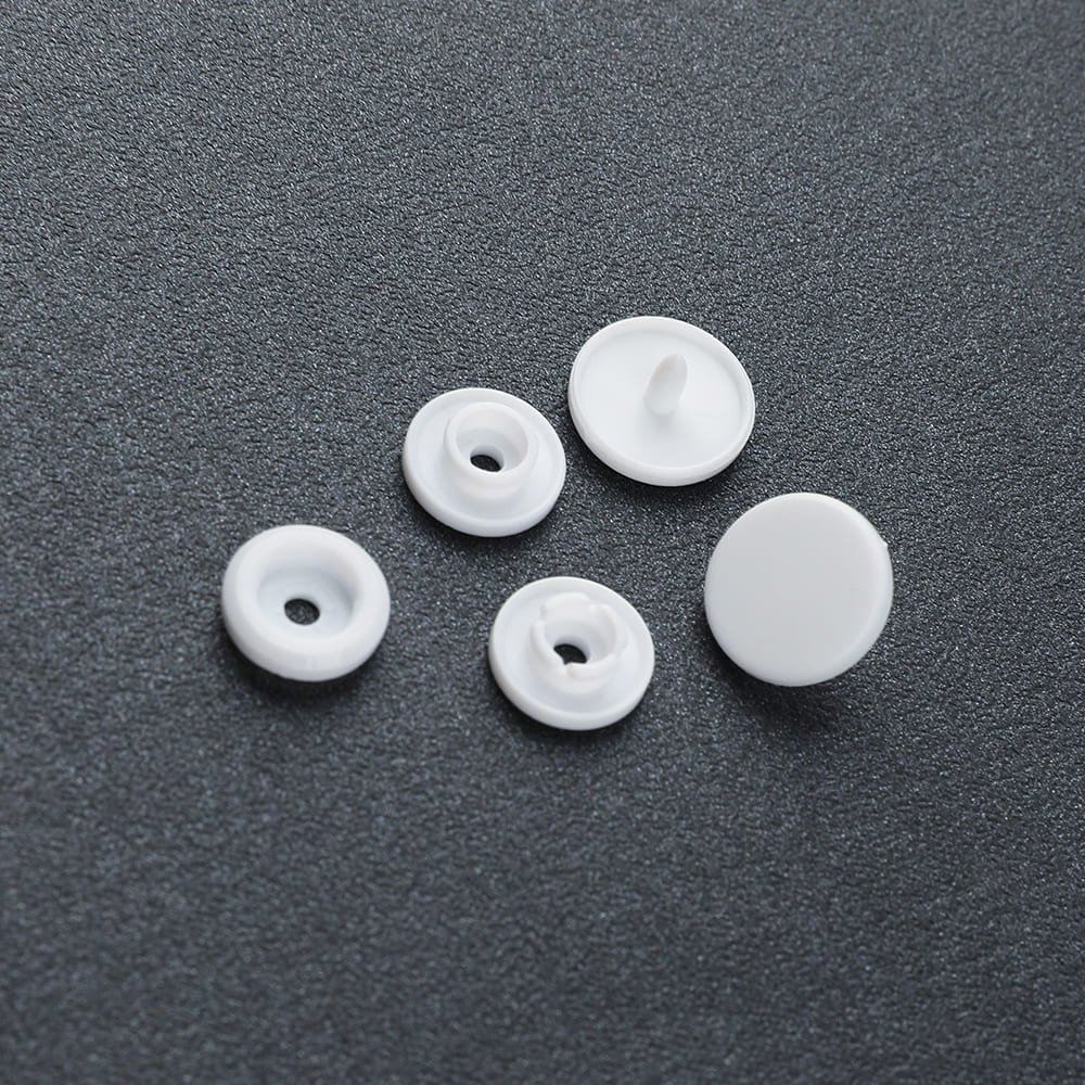 Factory Direct Eco-Friendly 1010 Plastic Snap Button Tape Clear Transparent Plastic Snap Button CR Button Snap For Garment Cloth