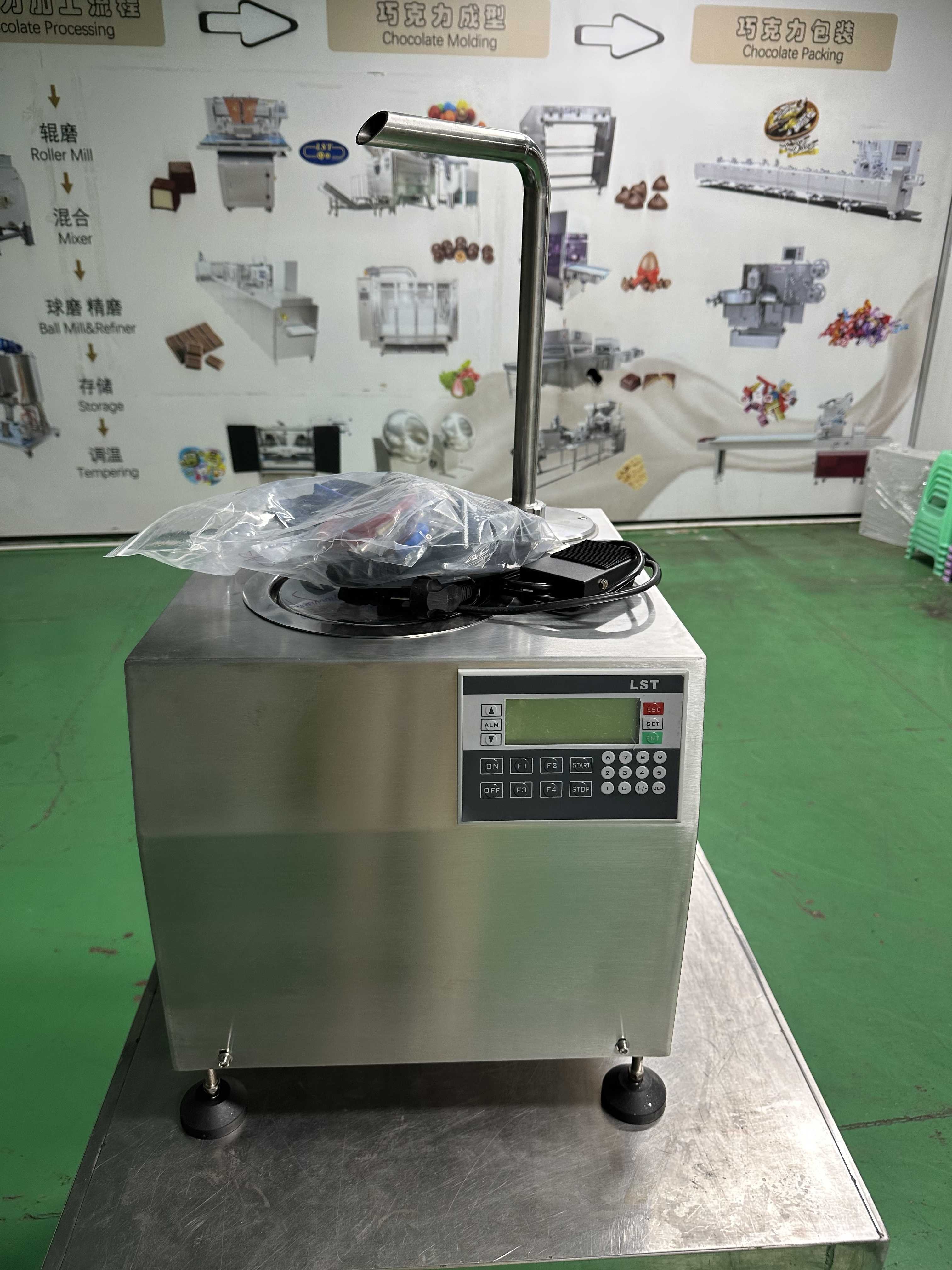 CE automatic small chocolate machinery New design chocolate tempering machine portable hot chocolate dispenser