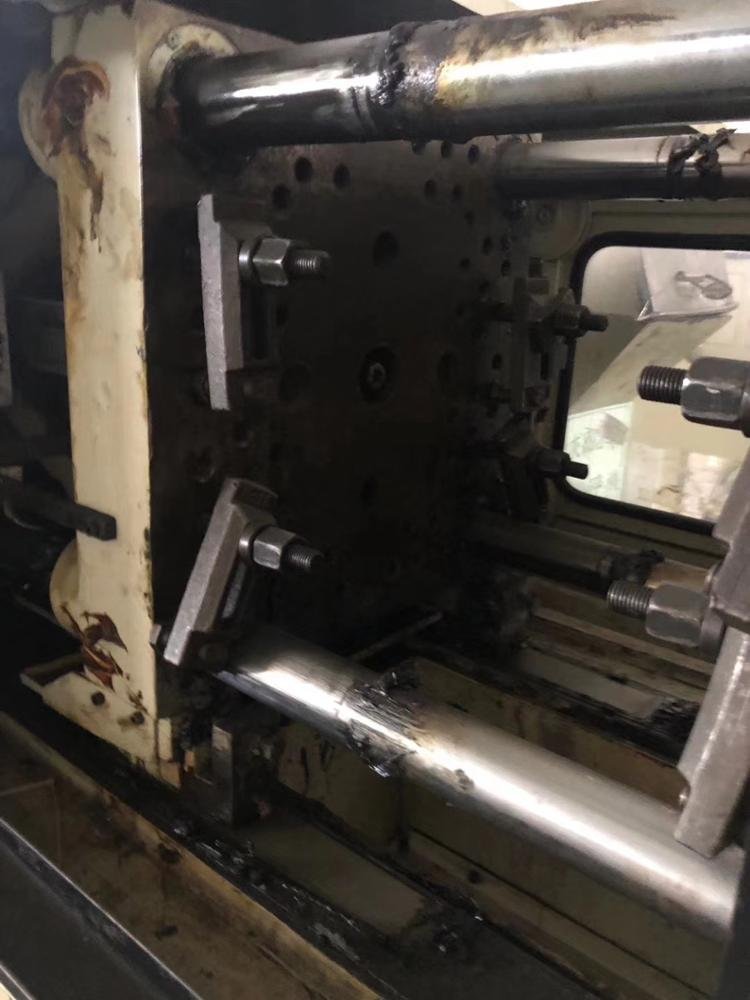 low price small products automatic plastic shirt button maker making machine price injection molding machine