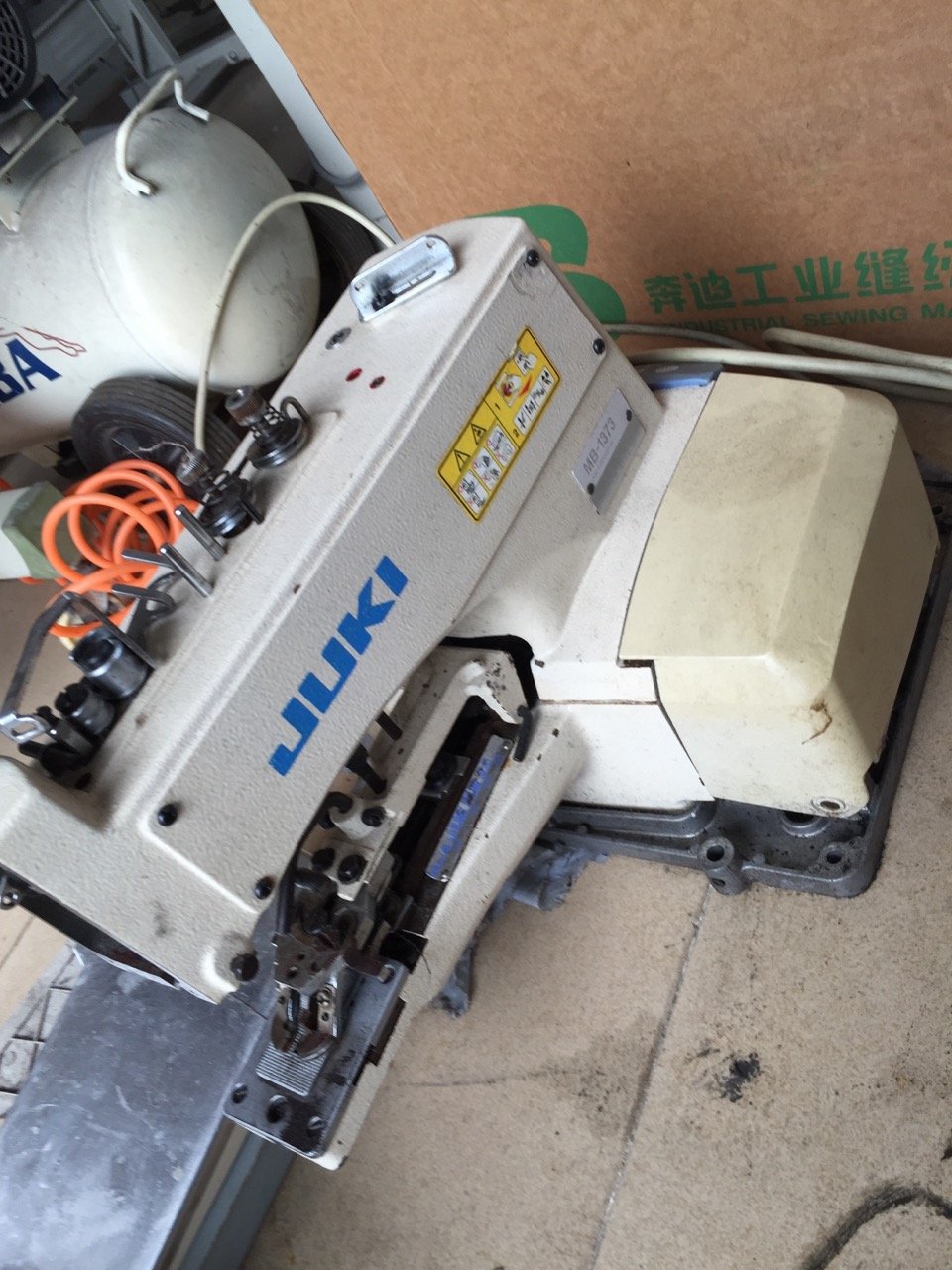 Juki MB-1373 button attaching button making industrial sewing machine second hand