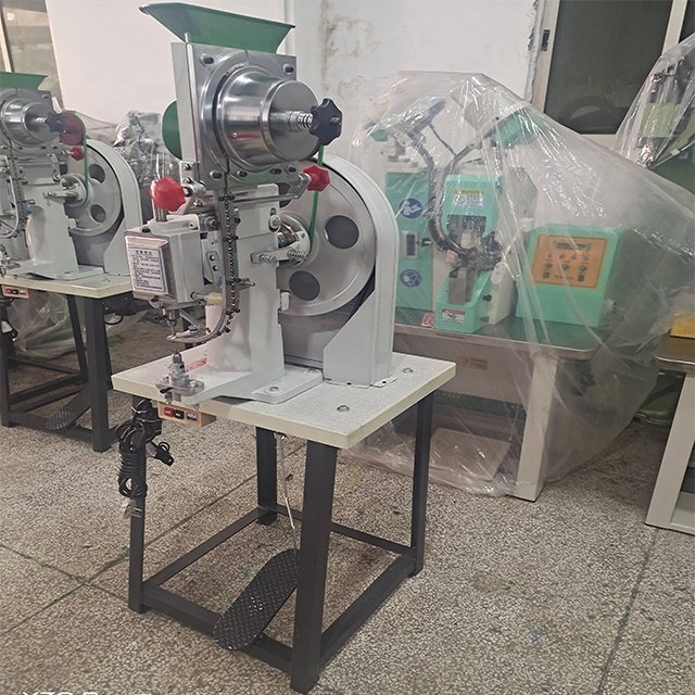 Semi Automatic Eyelet Attaching Machine Eyelet Pressing Machine