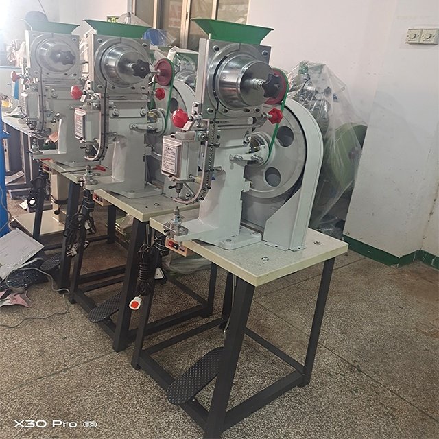 Semi Automatic Eyelet Attaching Machine Eyelet Pressing Machine