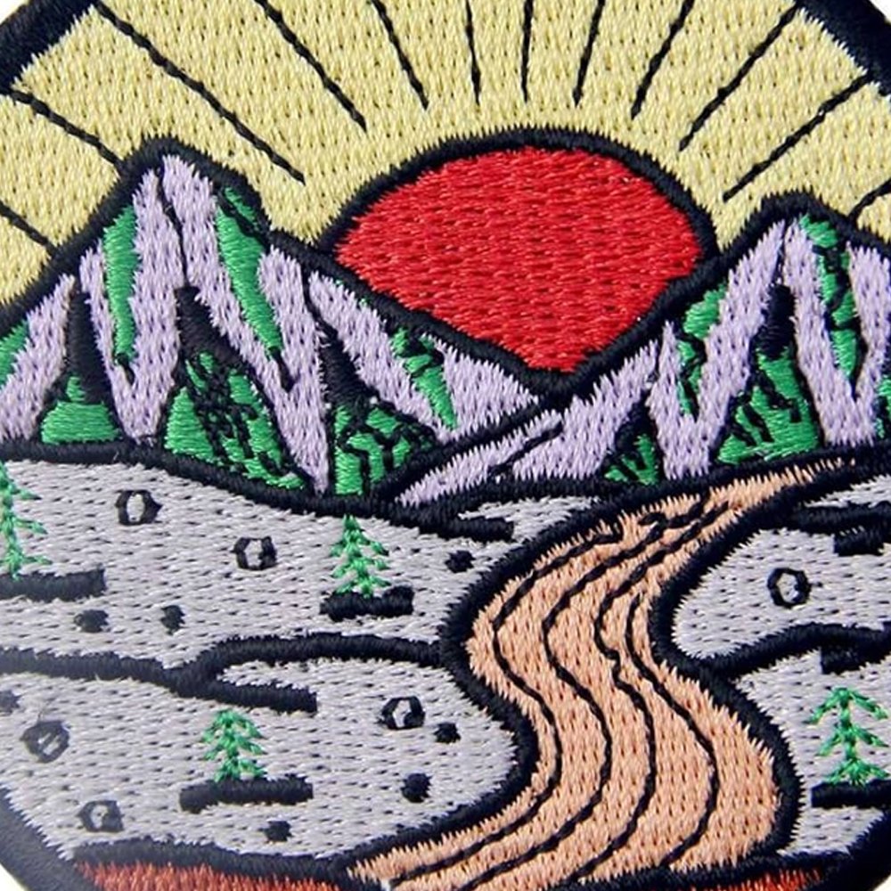 2024 High Quality Custom Machine Embroidery Cotton Fabric Uniform Badge / New Design Customized Machine Embroidery Badges