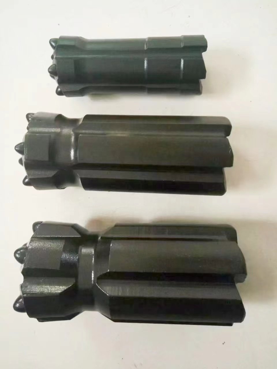 China Expert in drilling engin Factory Sales 127mm Popular Tapered Thread Rock Drill Button Bits Drilling tool making