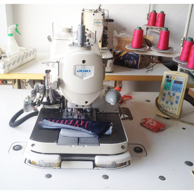 Electronic Eyelet button holer button hole buttonhole making industrial sewing machine with upper trimmer price