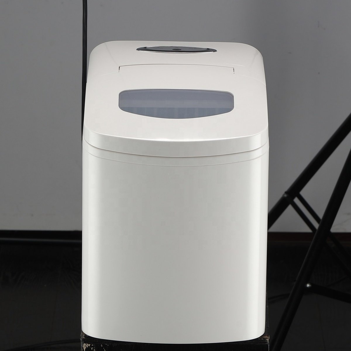 12kgs Entry Level Bullet Shaped Ice Domestic Ice Maker Tabletop Ice Making Machine