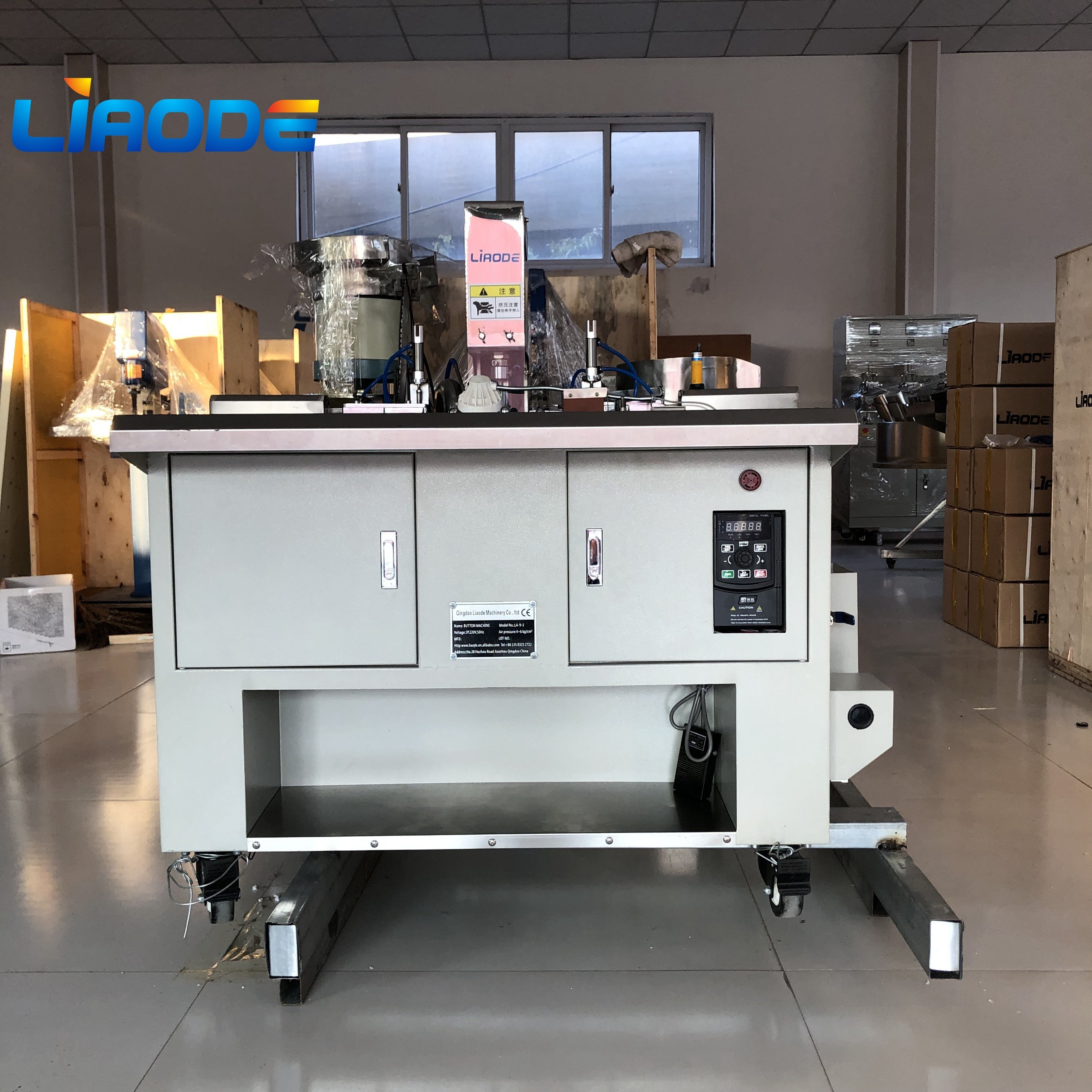 Automatic Fabric Covered baseball cap button Making machine