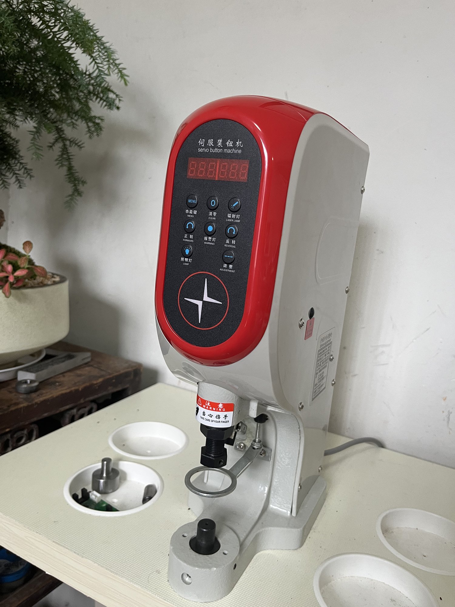 QK-818T high speed electronic servo motor buckles snap button attaching machine for sale