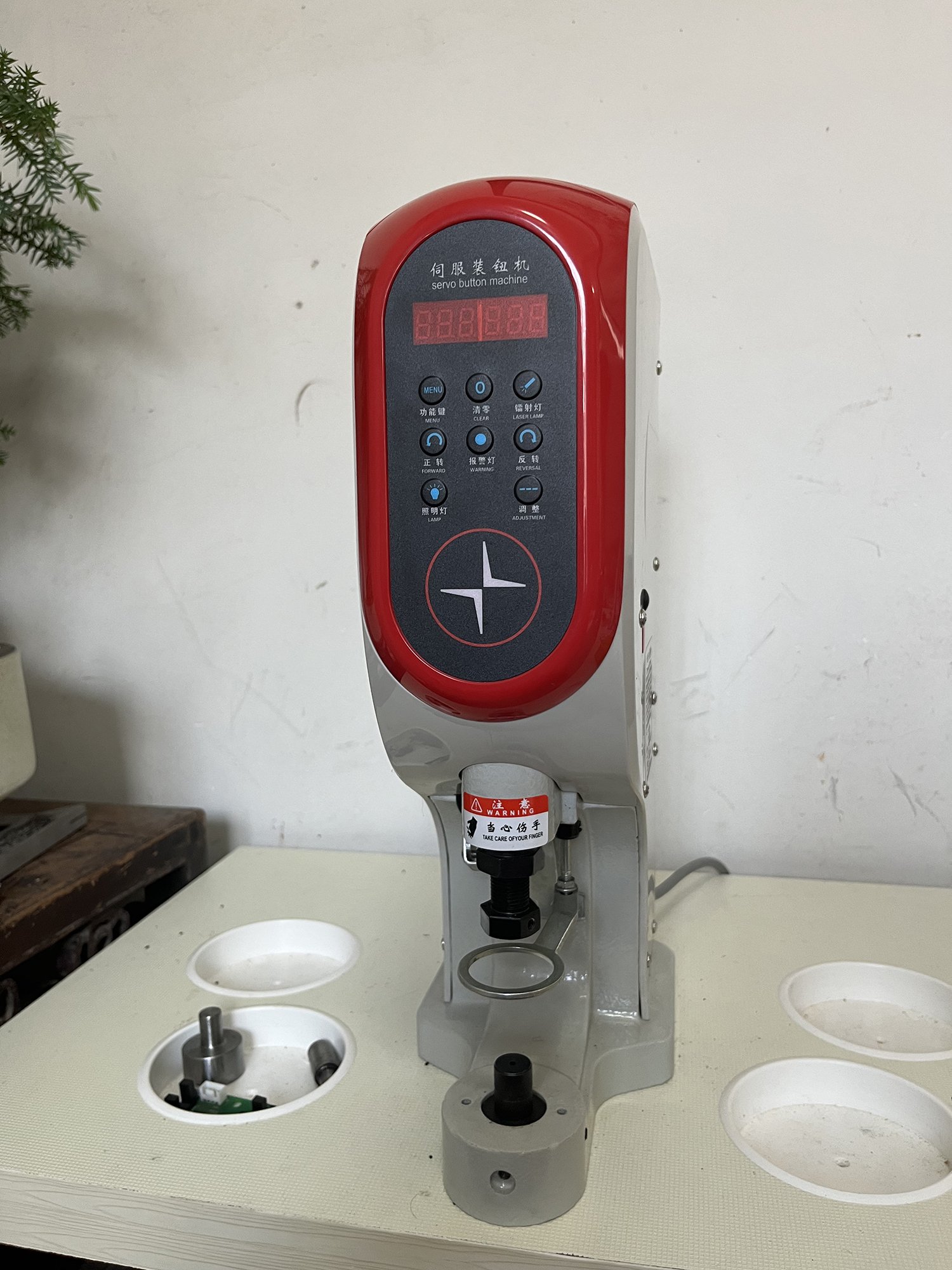 QK-818T high speed electronic servo motor buckles snap button attaching machine for sale