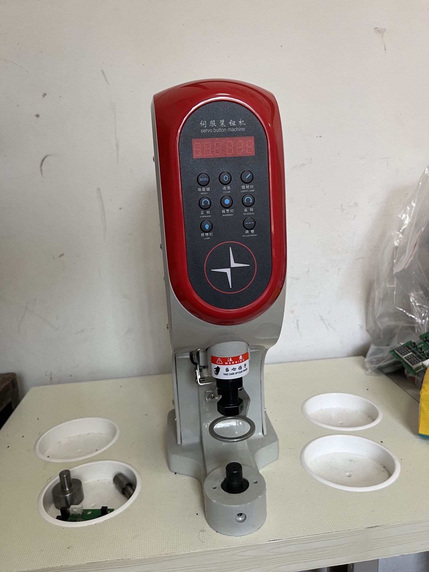 QK-818T high speed electronic servo motor buckles snap button attaching machine for sale