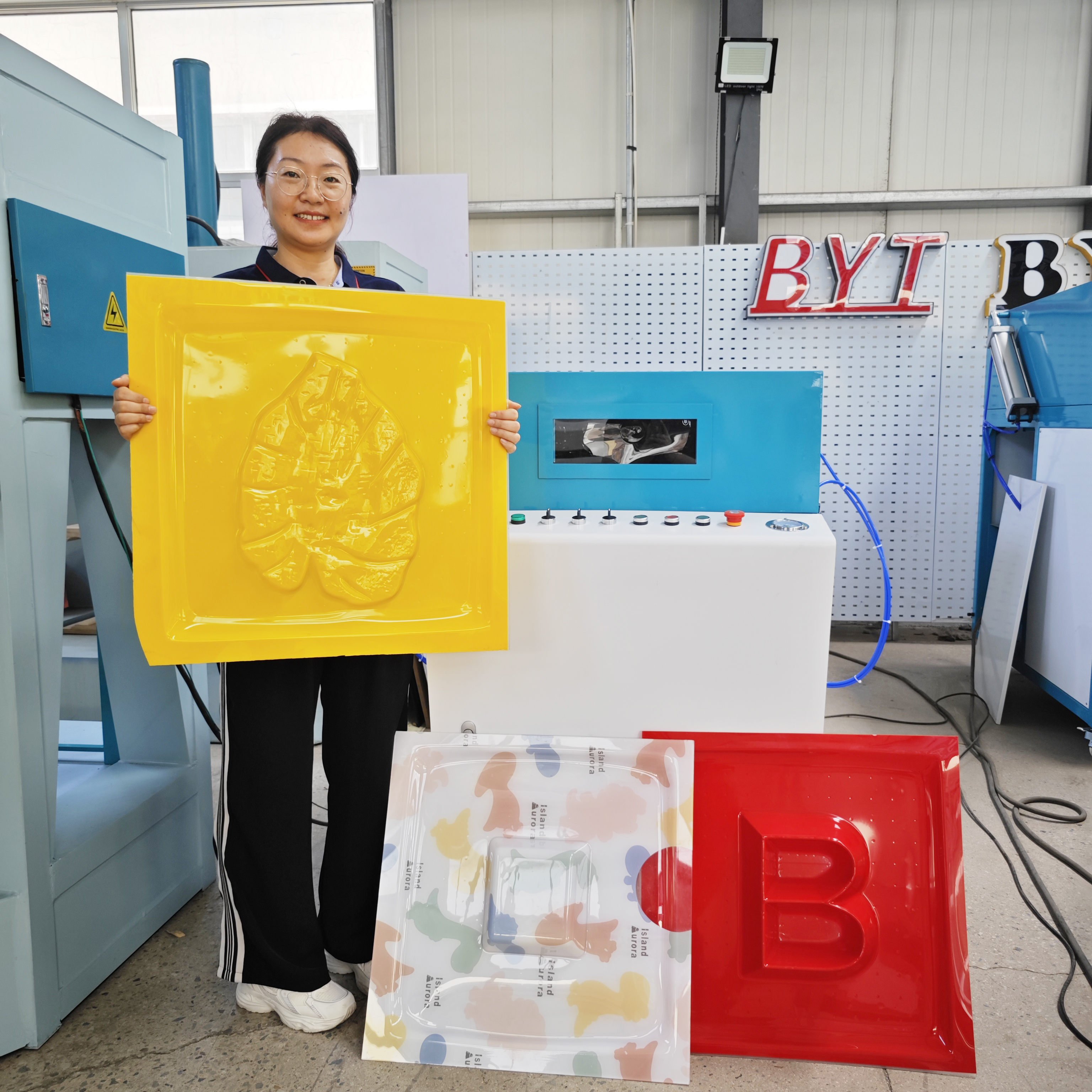 Small vacuum forming machine MDF molding making abs pvc acrylic plastic thermoforming machinery