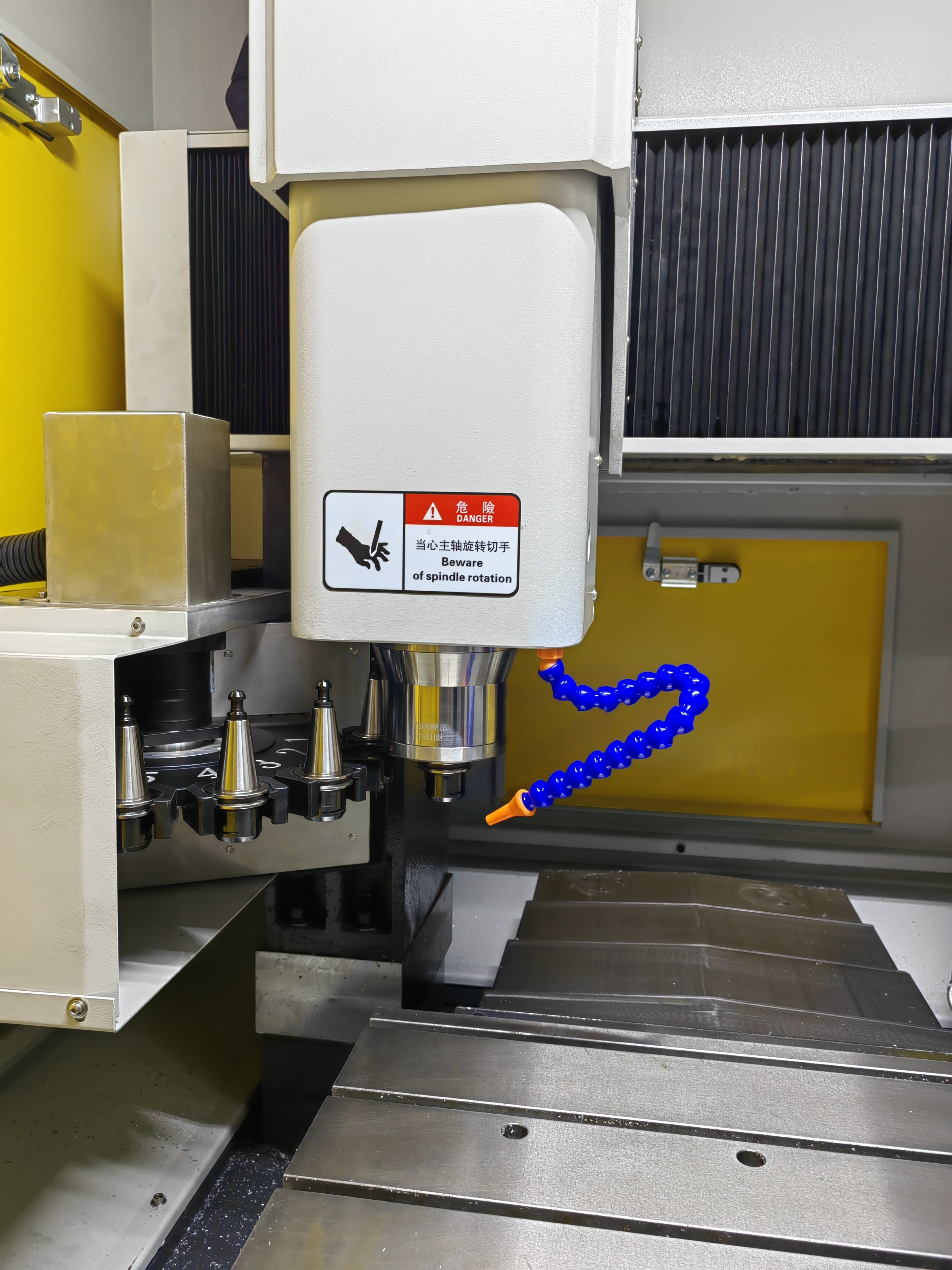RY-540ATC efficient precision auto parts processing clock and watch mold making metal engraving machine